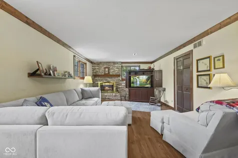 4750 Whirlaway Drive Indianapolis IN 46237