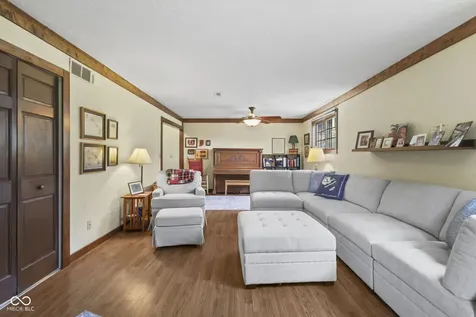 4750 Whirlaway Drive Indianapolis IN 46237