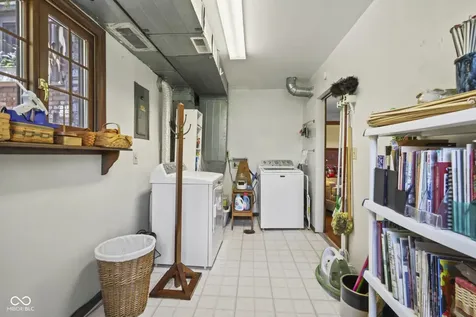 4750 Whirlaway Drive Indianapolis IN 46237