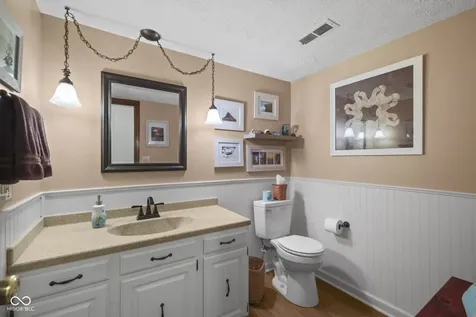 4750 Whirlaway Drive Indianapolis IN 46237
