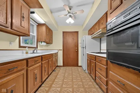 18055 Deshane Avenue Noblesville IN 46060