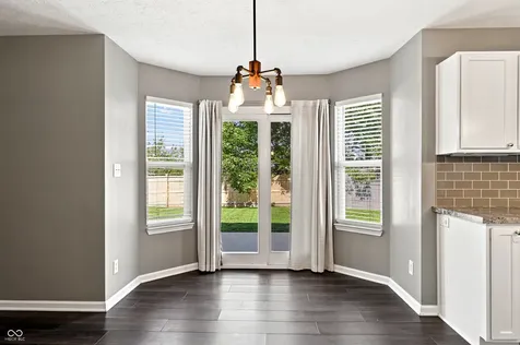 2732 Monarchy Lane Greenwood IN 46143