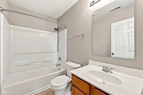 2732 Monarchy Lane Greenwood IN 46143