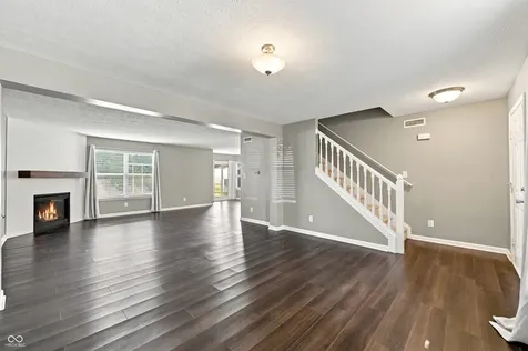 2732 Monarchy Lane Greenwood IN 46143