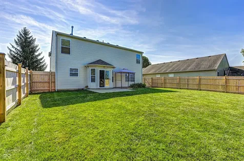 2732 Monarchy Lane Greenwood IN 46143