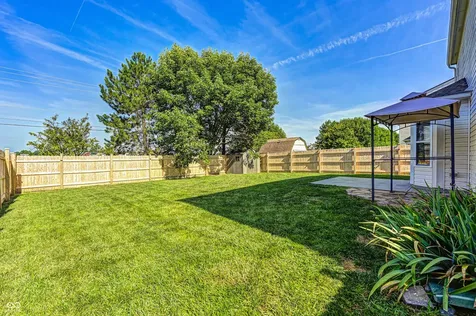 2732 Monarchy Lane Greenwood IN 46143