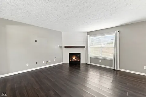 2732 Monarchy Lane Greenwood IN 46143