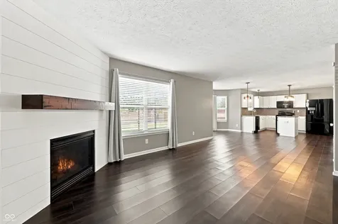2732 Monarchy Lane Greenwood IN 46143