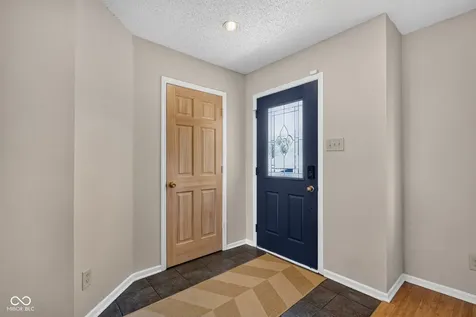 13971 Meadow Lake Fishers IN 46038