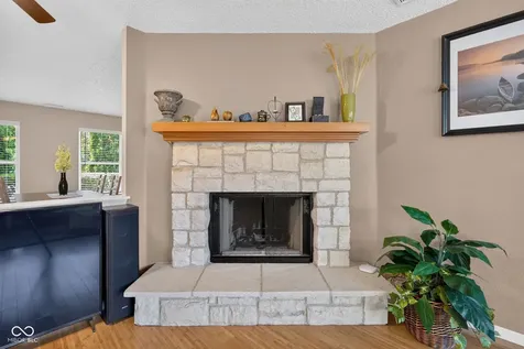 13971 Meadow Lake Fishers IN 46038