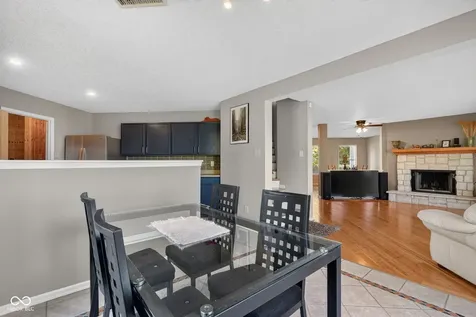 13971 Meadow Lake Fishers IN 46038