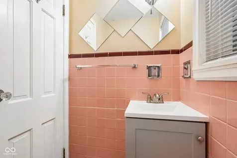 4301 E 38th Street Indianapolis IN 46218