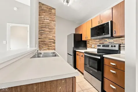 4351 Village Parkway Circle W Indianapolis IN 46254
