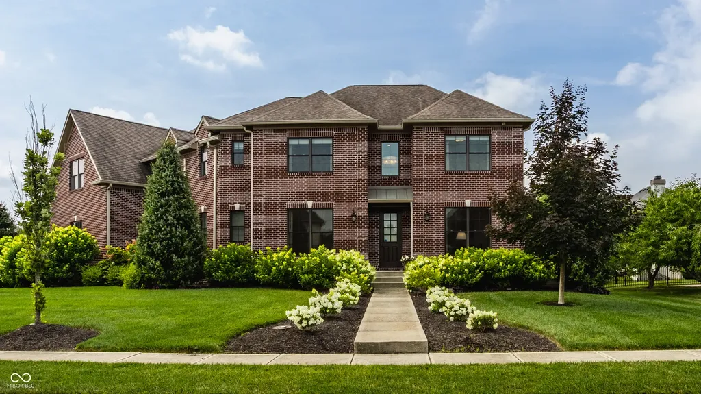 10748 English Oaks Drive Carmel IN 46032