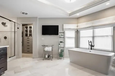 10748 English Oaks Drive Carmel IN 46032