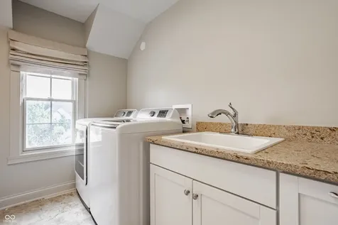 10748 English Oaks Drive Carmel IN 46032