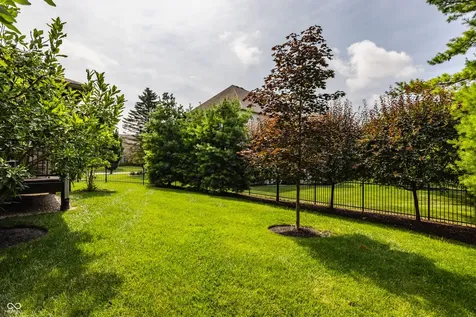 10748 English Oaks Drive Carmel IN 46032