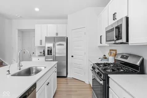 2068 Rowena Lane Westfield IN 46074