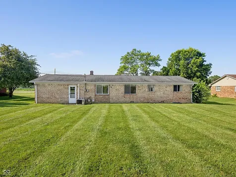 5684 E Us Highway 40 Greenfield IN 46140
