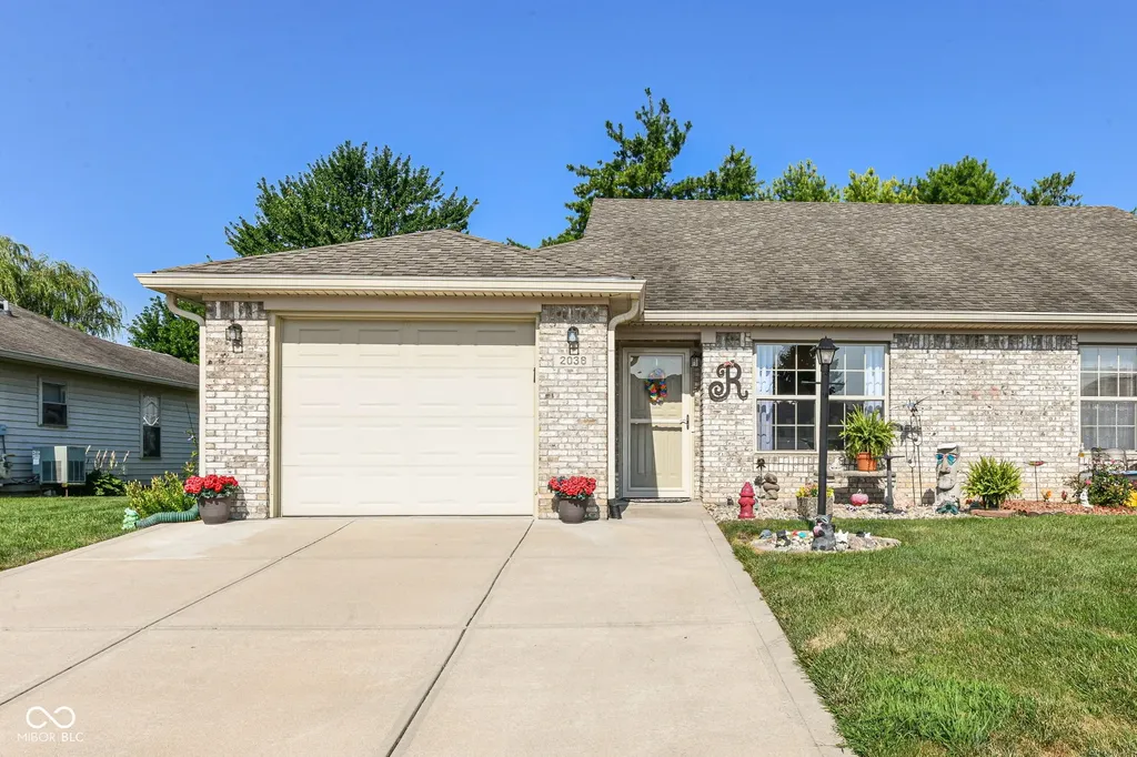 2038 Flamingo Way Franklin IN 46131