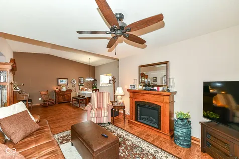 2038 Flamingo Way Franklin IN 46131