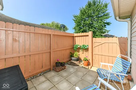 2038 Flamingo Way Franklin IN 46131