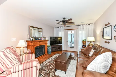 2038 Flamingo Way Franklin IN 46131