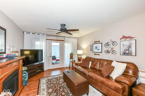2038 Flamingo Way Franklin IN 46131