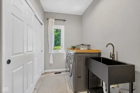 8436 Cleat Court Indianapolis IN 46236