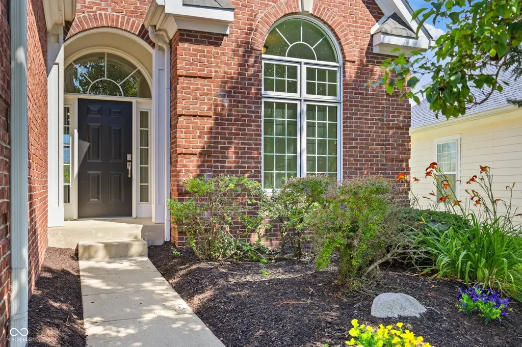 9012 Crystal Lake Drive Indianapolis IN 46240