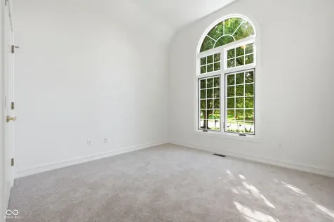 9012 Crystal Lake Drive Indianapolis IN 46240