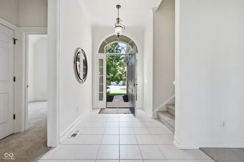 9012 Crystal Lake Drive Indianapolis IN 46240