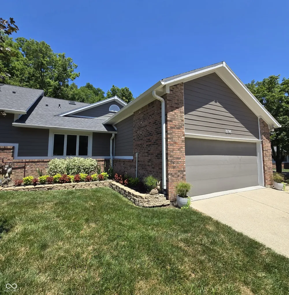 8198 Foxchase Circle Indianapolis IN 46256