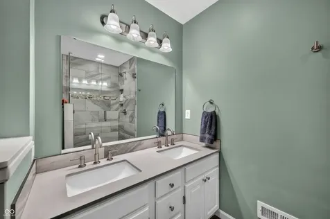 8206 Liberty Mooresville IN 46158