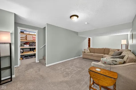8206 Liberty Mooresville IN 46158