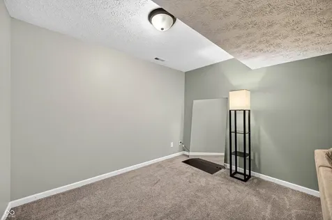 8206 Liberty Mooresville IN 46158