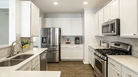 9556 Oakley Drive Indianapolis IN 46260