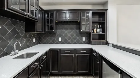 9556 Oakley Drive Indianapolis IN 46260