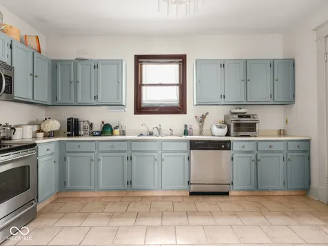 5864 E Washington Street Indianapolis IN 46219