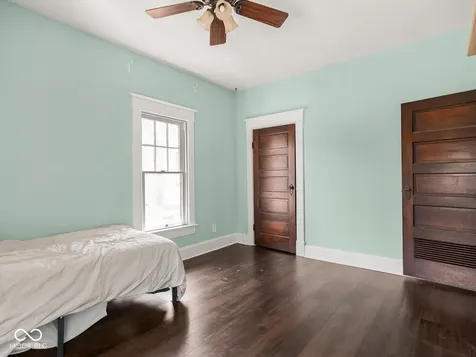 5864 E Washington Street Indianapolis IN 46219