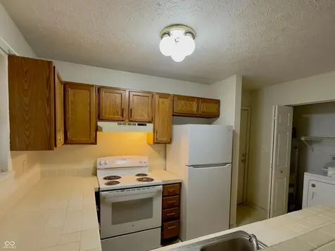2702 E 56th Street Indianapolis IN 46220