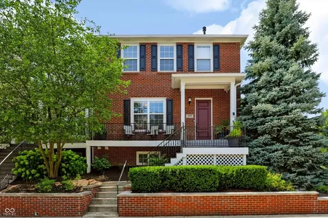 200 Manchester Drive Zionsville IN 46077