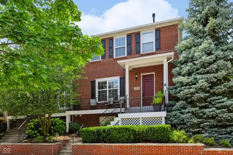 200 Manchester Drive Zionsville IN 46077