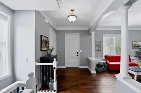 200 Manchester Drive Zionsville IN 46077