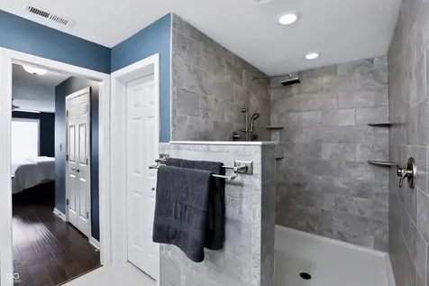 200 Manchester Drive Zionsville IN 46077