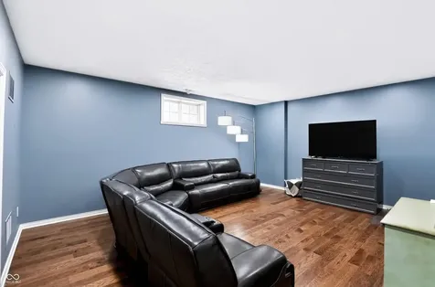 200 Manchester Drive Zionsville IN 46077