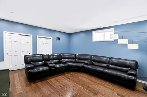 200 Manchester Drive Zionsville IN 46077