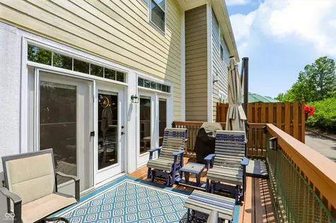 200 Manchester Drive Zionsville IN 46077