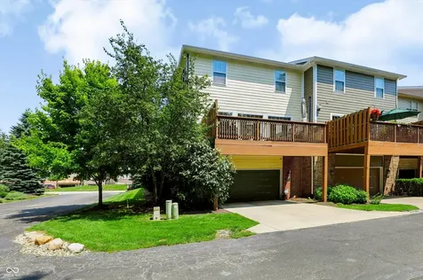 200 Manchester Drive Zionsville IN 46077
