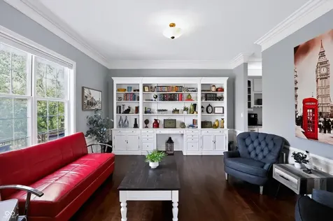 200 Manchester Drive Zionsville IN 46077